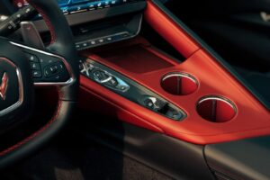 쉐보레 콜벳 C8, 2026년형 모델로 인테리어 대폭 개선