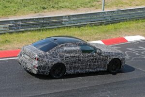 BMW, 2028년형 M5 부분변경 준비…717마력 플러그인 하이브리드에 ‘Neue Klasse’ 스타일 반영