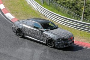 BMW, 2028년형 M5 부분변경 준비…717마력 플러그인 하이브리드에 ‘Neue Klasse’ 스타일 반영