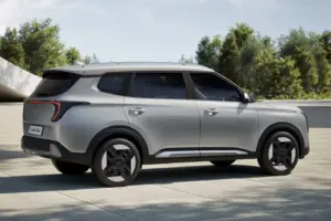 imgi 7 india kia carens clavis bev 03 1400x933.jpg 6