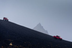 가장 고성능에 값비싼 이네오스 그레나디어와 쿼터마스터 등장, INEOS Grenadier Trialmaster X LETECH