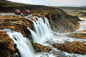 가장 고성능에 값비싼 이네오스 그레나디어와 쿼터마스터 등장, INEOS Grenadier Trialmaster X LETECH