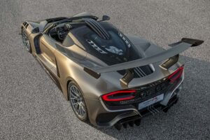 2,059마력 하이퍼카에 수동 변속기… 헤네시, ‘베놈 F5 레볼루션 LF’ 공개