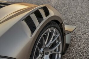 2,059마력 하이퍼카에 수동 변속기… 헤네시, ‘베놈 F5 레볼루션 LF’ 공개