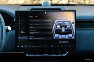 국내 출시 확정 지커 7X, 라이다까지 기본…5300만 원에 이게 된다고? imgi 187 1746951309 zeekr 7x central screen sound 32