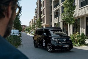 폭스바겐 ID. 버즈 로보택시, LA 도로 주행 돌입…우버 앱 탑승 서비스는 2026년 말 volkswagen id. buzz ad di moia a guida autonoma 1 9