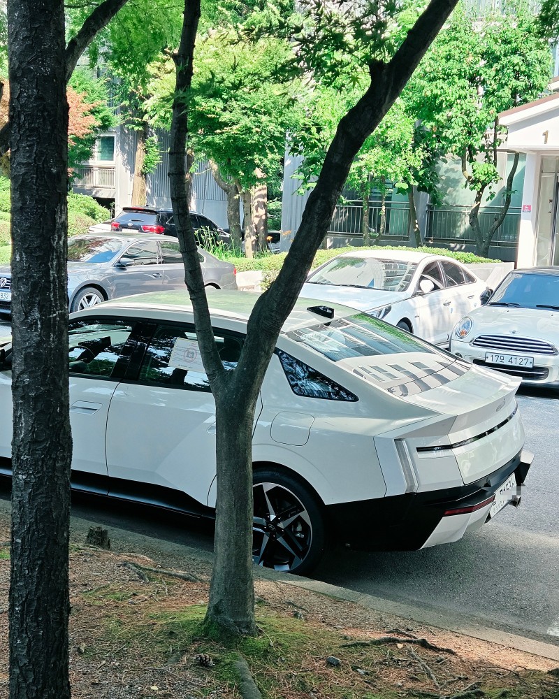 아반떼 풀체인지 화이트 실사 2
