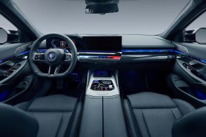 "알피나의 후계자가 돌아왔다"…800마력 BMW M5 왜건의 충격적인 변신
