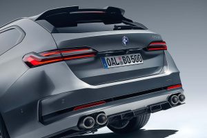 "알피나의 후계자가 돌아왔다"…800마력 BMW M5 왜건의 충격적인 변신